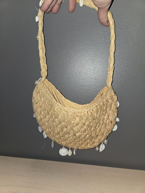 Handbags - Woven Shell Accent Shoulder Bag - Natural Straw